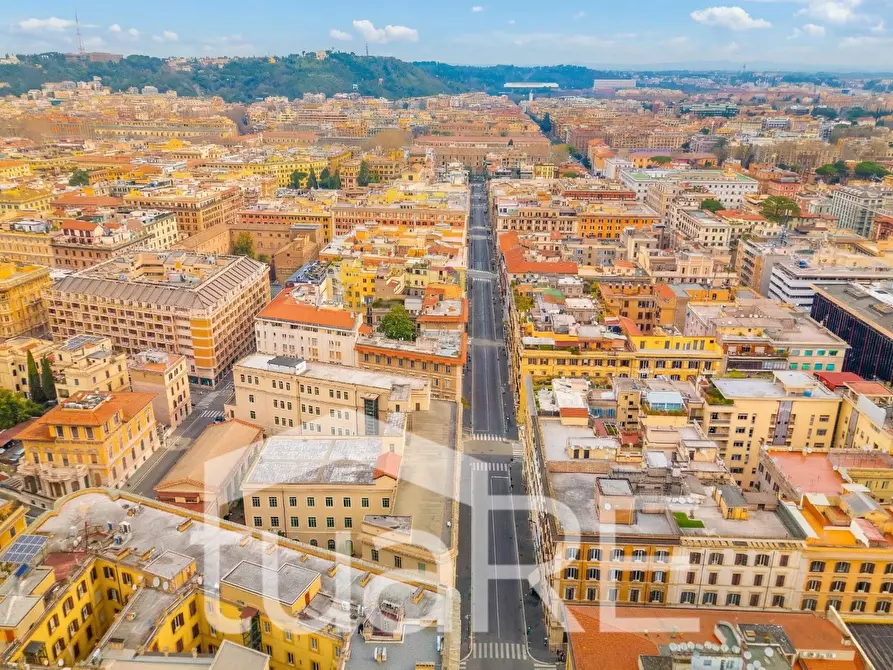 Immagine 17 di Appartamento in vendita  in Via Tacito a Roma