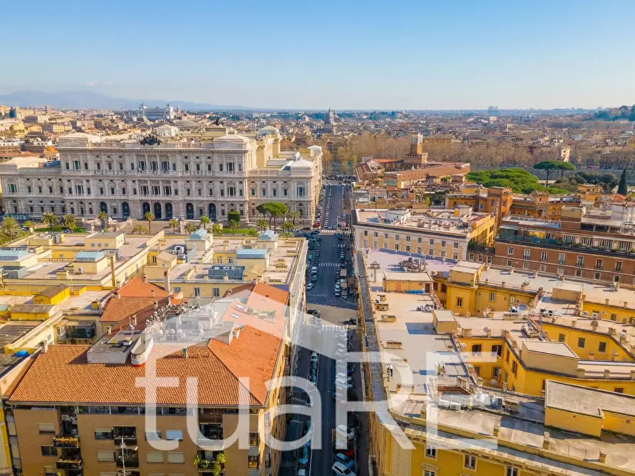 Immagine 18 di Appartamento in vendita  in Via Tacito a Roma