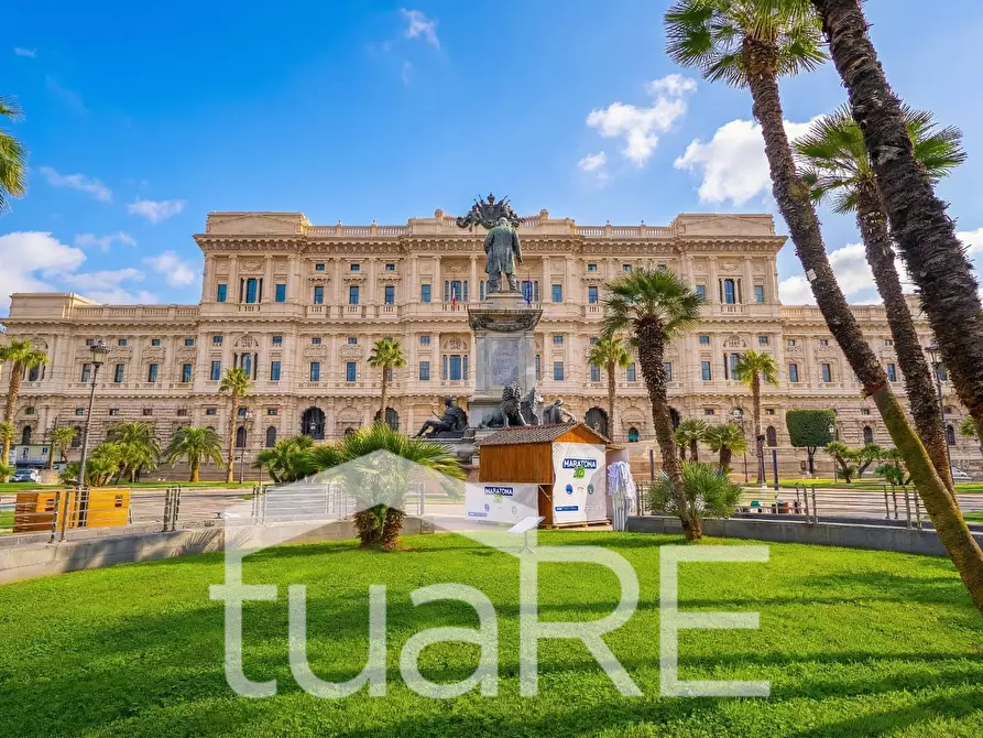 Immagine 19 di Appartamento in vendita  in Via Tacito a Roma