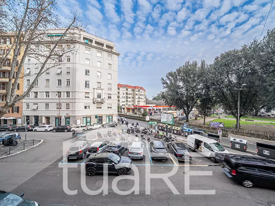 Immagine 12 di Appartamento in vendita  in Viale Del Vignola a Roma