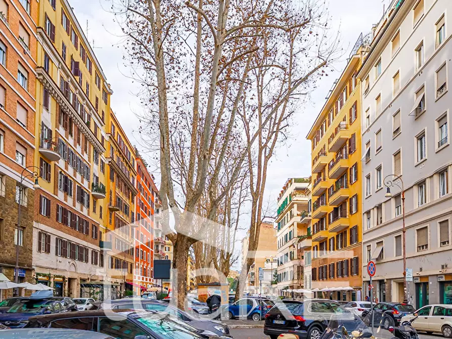 Immagine 18 di Appartamento in vendita  in Viale Del Vignola a Roma