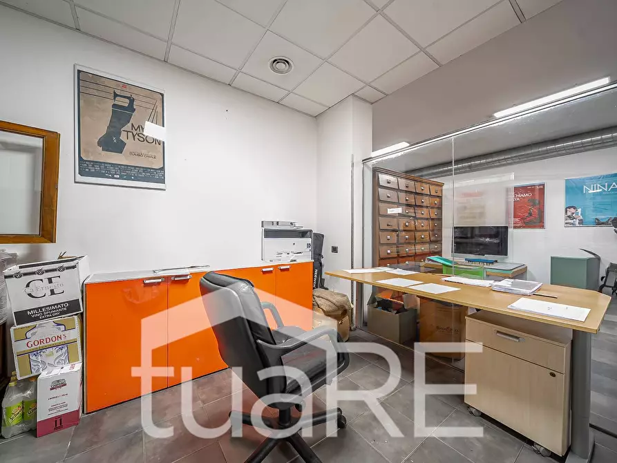 Immagine 26 di Laboratorio in vendita  in Via Tuscolana a Roma