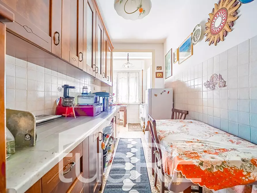 Immagine 6 di Appartamento in vendita  in Via Ariccia a Roma