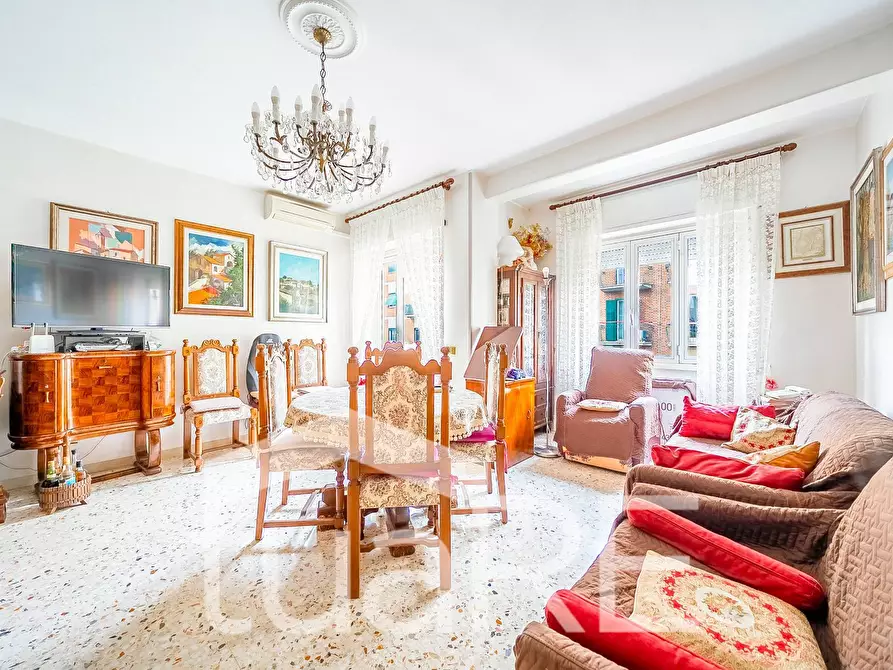 Immagine 9 di Appartamento in vendita  in Via Ariccia a Roma