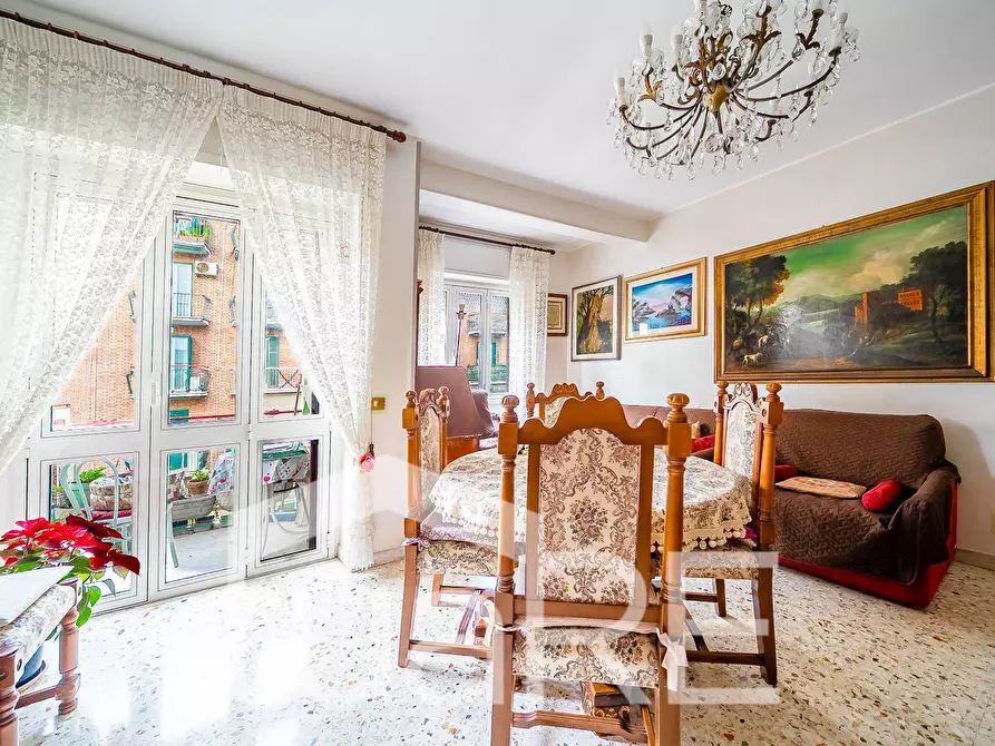 Immagine 10 di Appartamento in vendita  in Via Ariccia a Roma