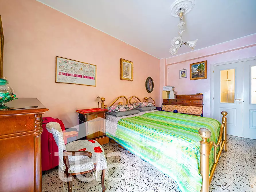 Immagine 19 di Appartamento in vendita  in Via Ariccia a Roma