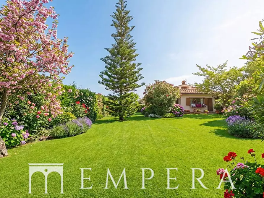 Immagine 26 di Villa in vendita  in Via Ugo Fontanatetta a Civitavecchia