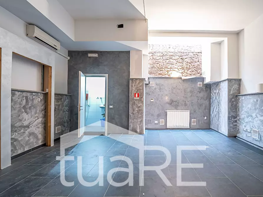 Immagine 9 di Negozio in vendita  in Via Domenico Millelire a Roma