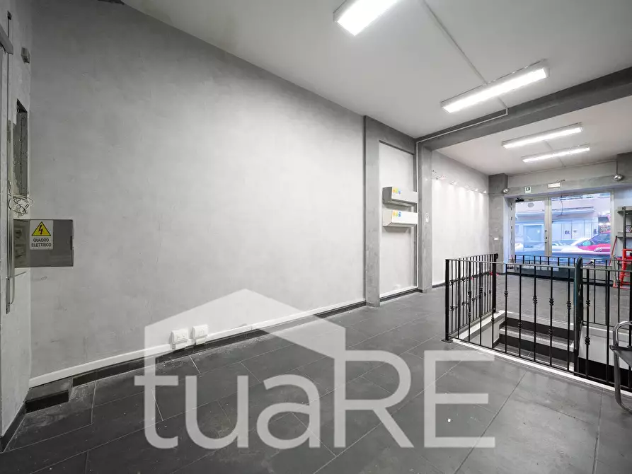 Immagine 15 di Negozio in vendita  in Via Domenico Millelire a Roma