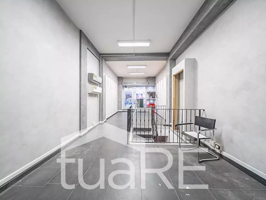 Immagine 16 di Negozio in vendita  in Via Domenico Millelire a Roma