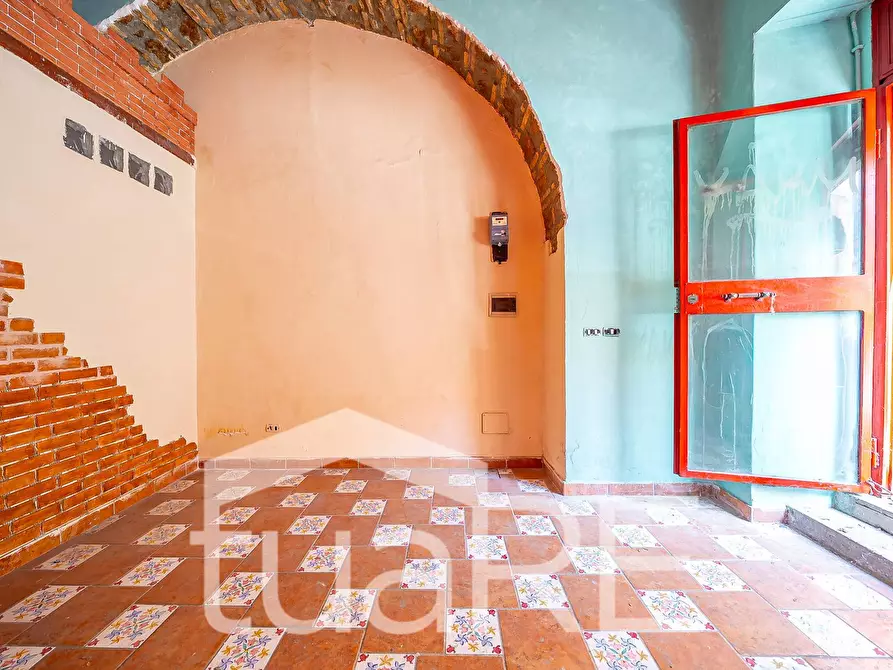 Immagine 13 di Negozio in vendita  in Via Tiburtina a Roma