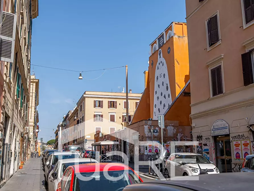 Immagine 19 di Negozio in vendita  in Via Tiburtina a Roma