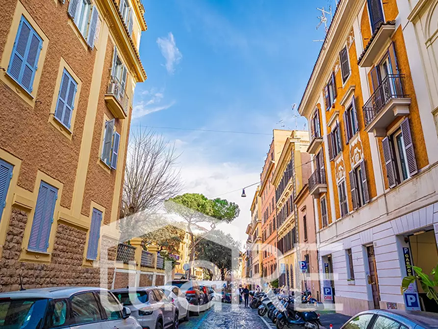 Immagine 13 di Appartamento in vendita  in Borgo Angelico a Roma