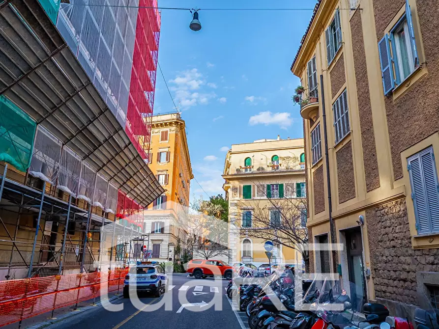 Immagine 15 di Appartamento in vendita  in Borgo Angelico a Roma