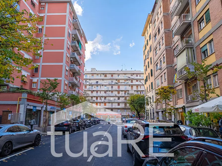 Immagine 2 di Appartamento in vendita  in Via Pietro Blaserna a Roma