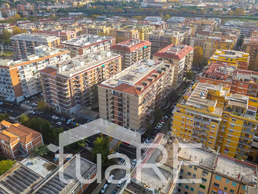 Immagine 8 di Appartamento in vendita  in Via Pietro Blaserna a Roma