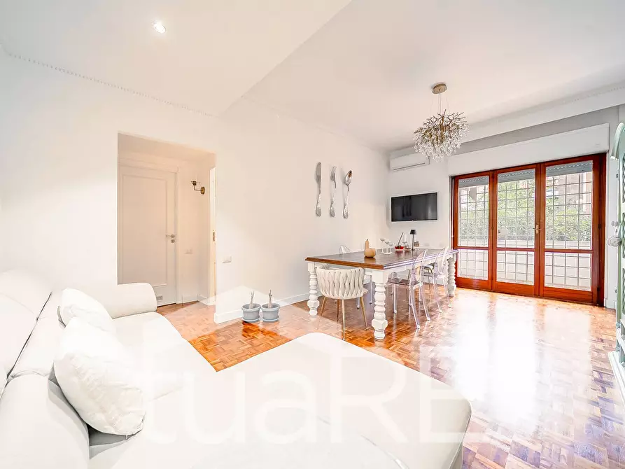 Immagine 3 di Appartamento in vendita  in Via Vittorio Ascoli a Roma