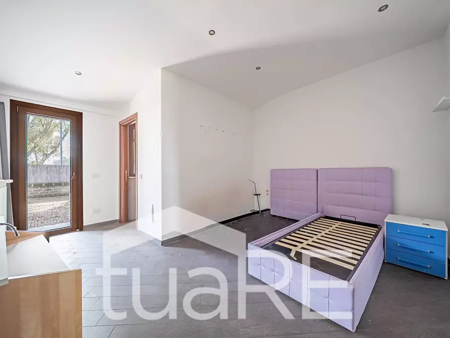 Immagine 11 di Villa in vendita  in Via Della Magliana a Roma