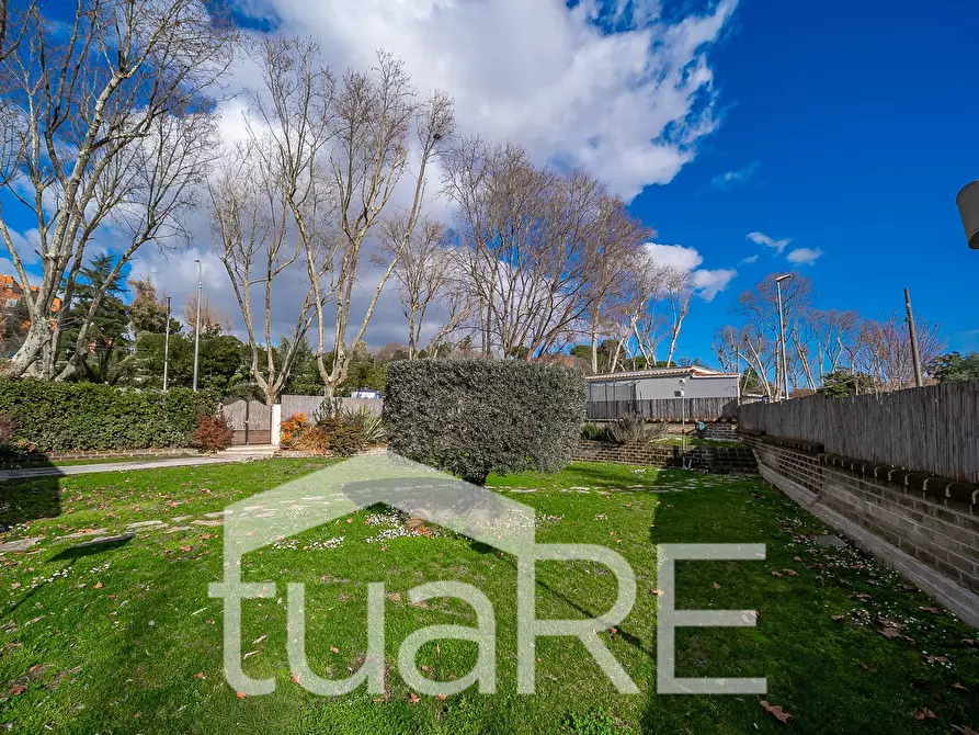 Immagine 26 di Villa in vendita  in Via Della Magliana a Roma