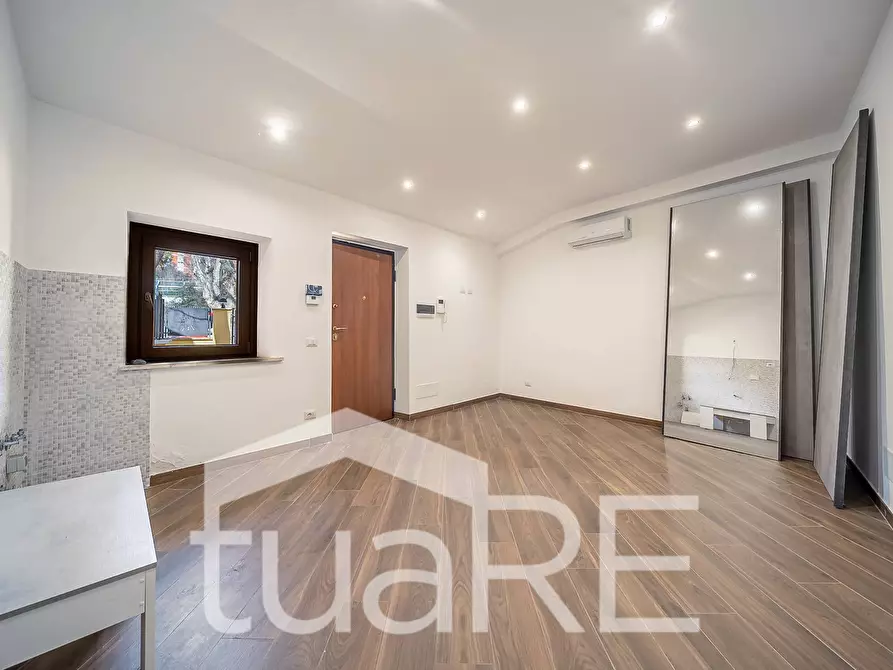 Immagine 35 di Villa in vendita  in Via Della Magliana a Roma