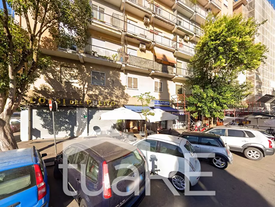 Immagine 22 di Negozio in vendita  in Via Giuseppe Bagnera a Roma