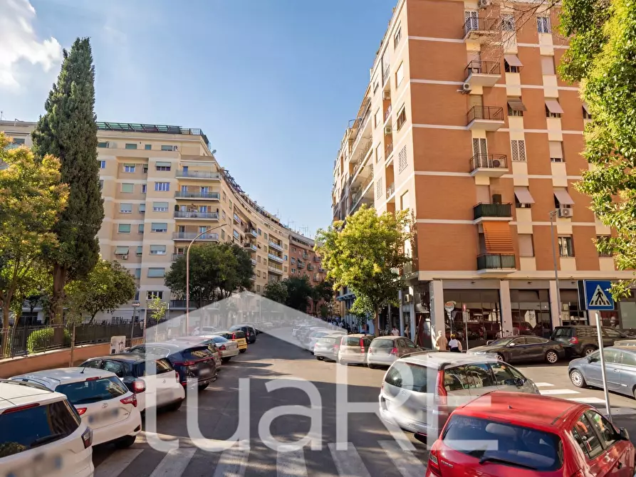 Immagine 23 di Negozio in vendita  in Via Giuseppe Bagnera a Roma