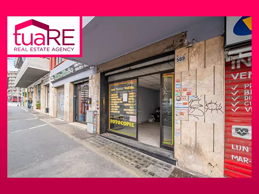 Immagine 1 di Negozio in vendita  in Via Appia Nuova a Roma