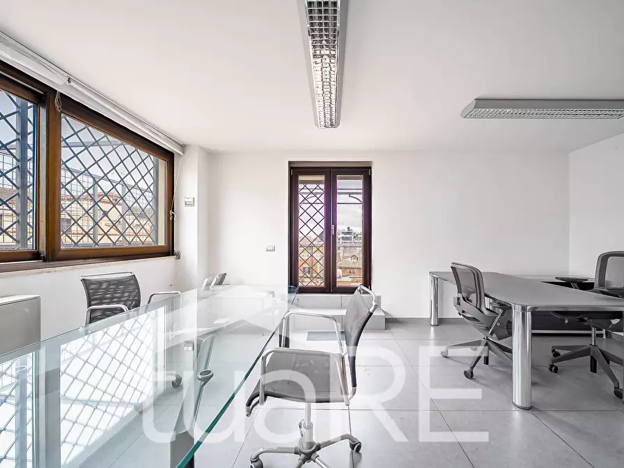 Immagine 12 di Attico in vendita  in Via Po a Roma