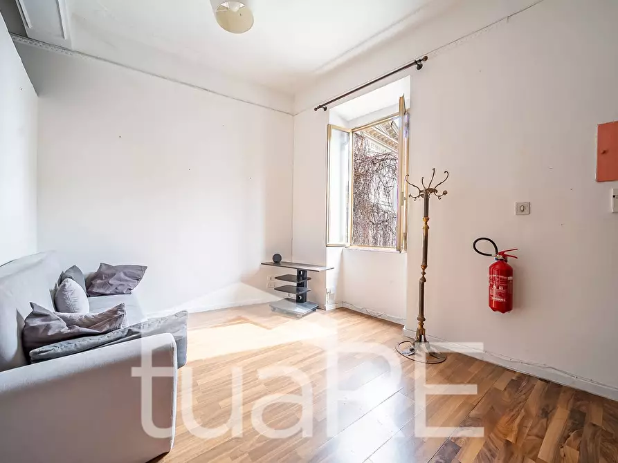 Immagine 2 di Appartamento in vendita  in Piazza Di San Giovanni Della Malva a Roma