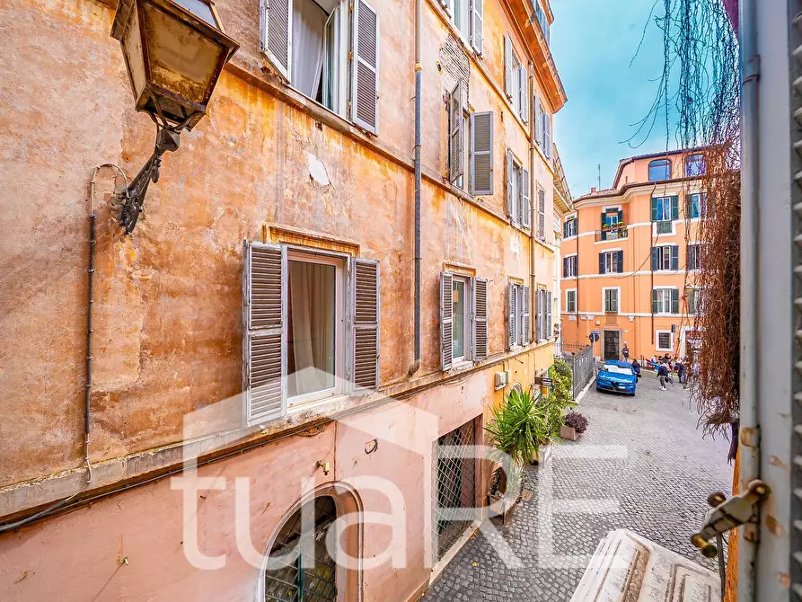 Immagine 10 di Appartamento in vendita  in Piazza Di San Giovanni Della Malva a Roma