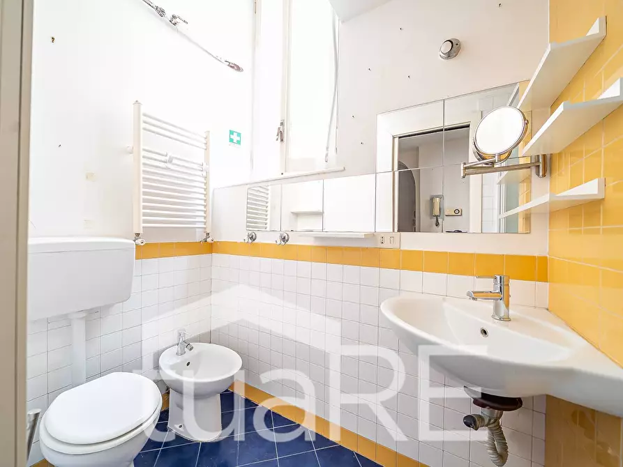 Immagine 16 di Appartamento in vendita  in Piazza Di San Giovanni Della Malva a Roma