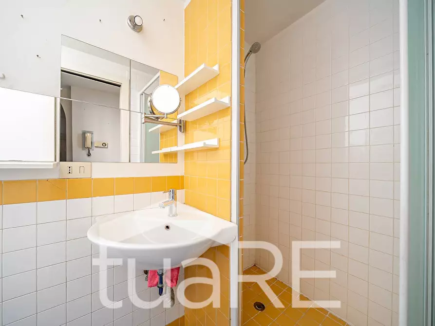 Immagine 17 di Appartamento in vendita  in Piazza Di San Giovanni Della Malva a Roma