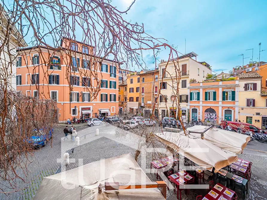 Immagine 18 di Appartamento in vendita  in Piazza Di San Giovanni Della Malva a Roma