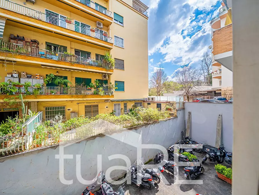 Immagine 5 di Appartamento in vendita  in Via Di Sant'evaristo a Roma