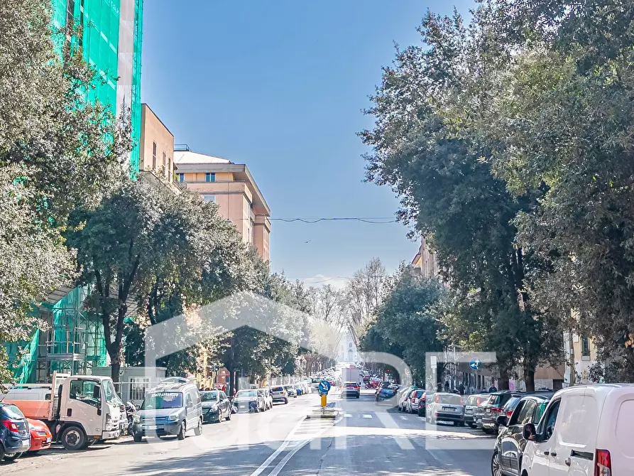 Immagine 18 di Negozio in vendita  in Via Conte Verde a Roma