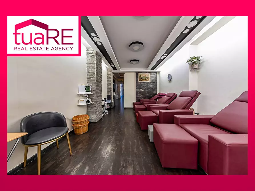 Immagine 1 di Negozio in vendita  in Via Emanuele Filiberto a Roma