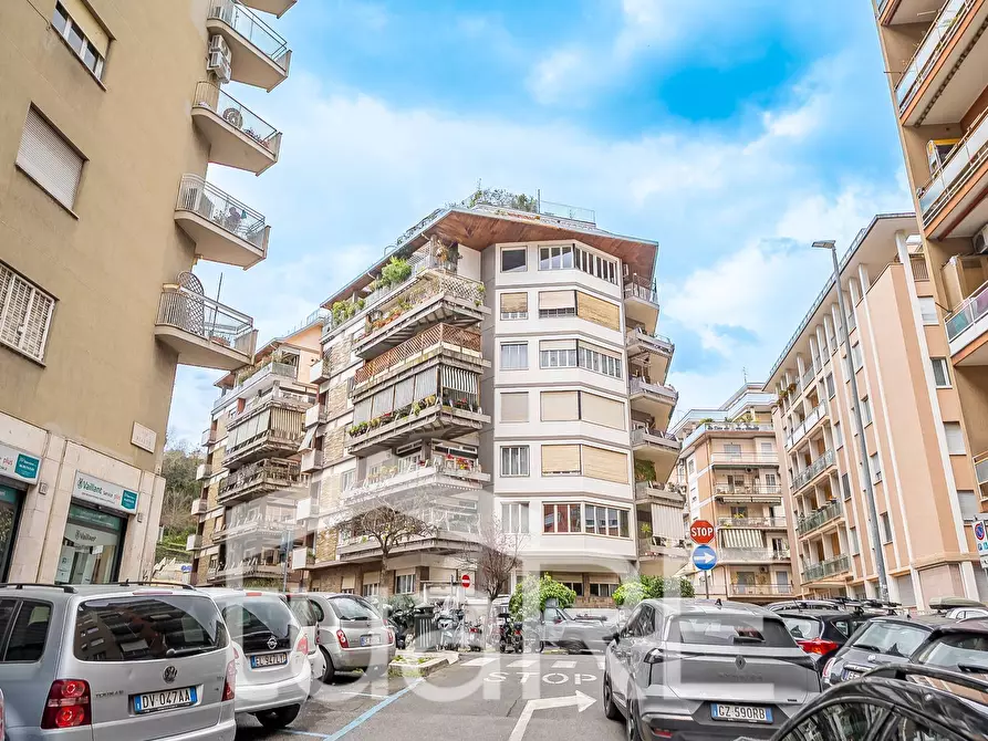Immagine 3 di Appartamento in vendita  in Via Cipro a Roma