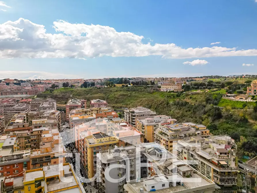 Immagine 7 di Appartamento in vendita  in Via Cipro a Roma