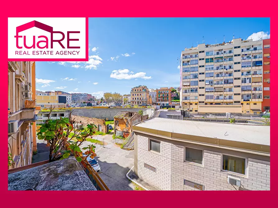 Immagine 1 di Appartamento in vendita  in Via Ettore Rolli a Roma