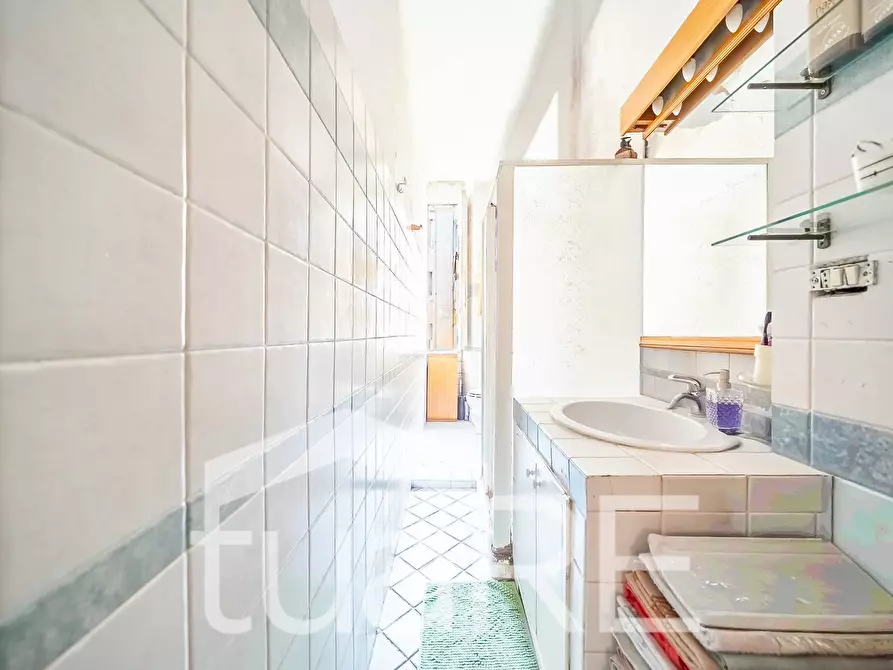 Immagine 13 di Appartamento in vendita  in Via Ettore Rolli a Roma