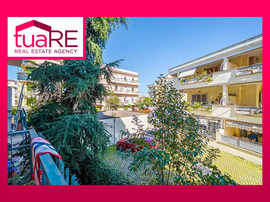 Immagine 1 di Appartamento in vendita  in Via Del Forte Boccea a Roma