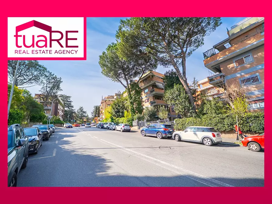 Immagine 1 di Appartamento in vendita  in Via Della Camilluccia a Roma