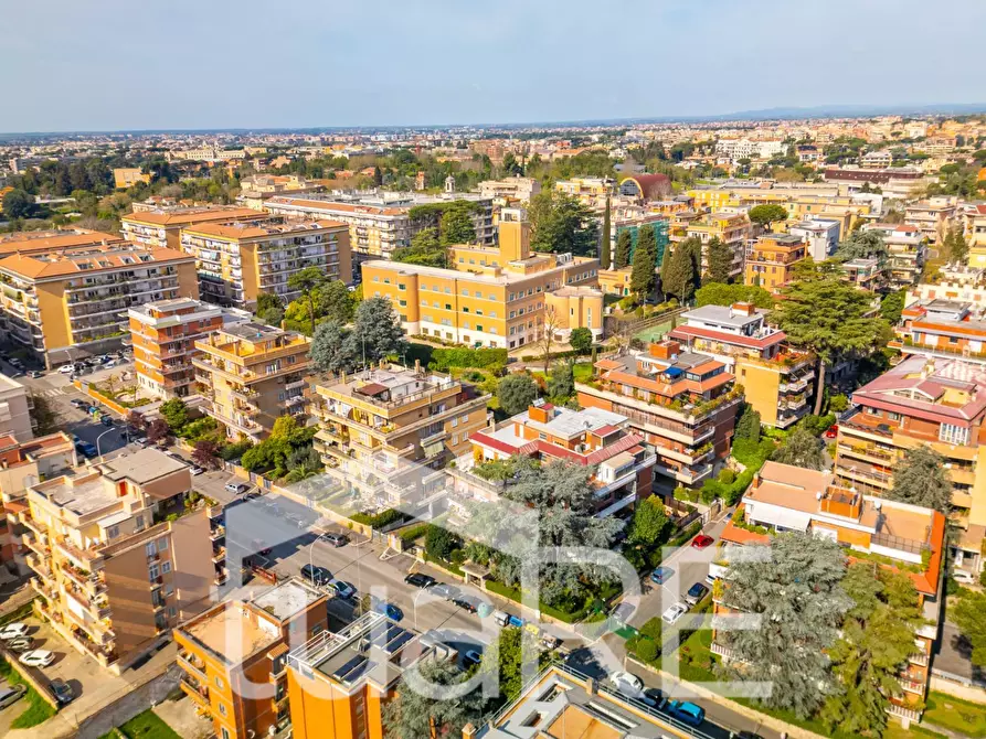Immagine 15 di Appartamento in vendita  in Via Della Camilluccia a Roma