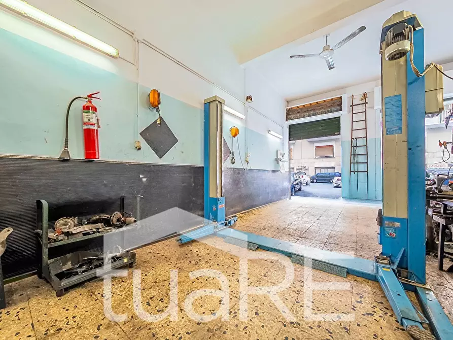 Immagine 13 di Negozio in vendita  in Via Asinari Di San Marzano a Roma