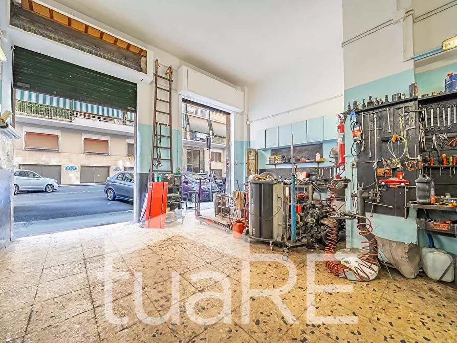 Immagine 15 di Negozio in vendita  in Via Asinari Di San Marzano a Roma