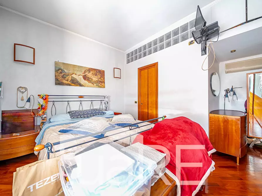 Immagine 11 di Attico in vendita  in Via Prospero Santacroce a Roma