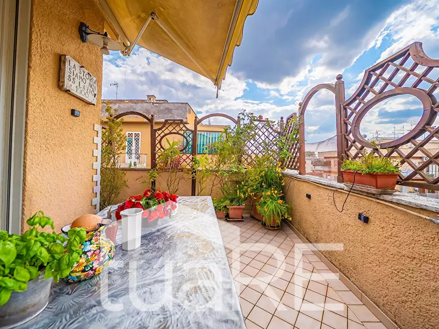 Immagine 21 di Attico in vendita  in Via Prospero Santacroce a Roma