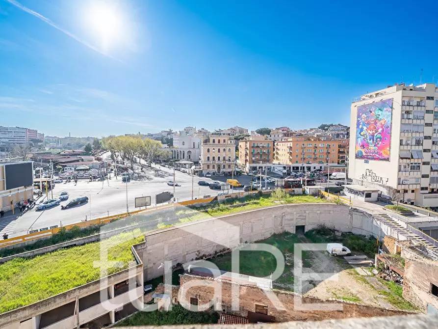 Immagine 13 di Attico in vendita  in Via Ettore Rolli a Roma
