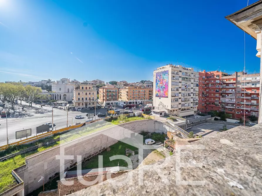 Immagine 17 di Attico in vendita  in Via Ettore Rolli a Roma