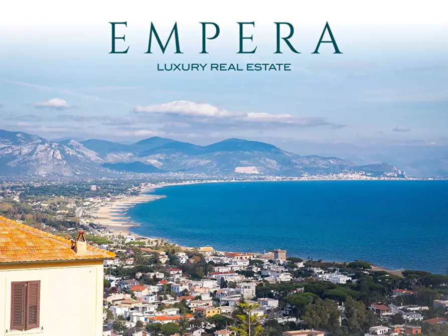 Immagine 1 di Attico in vendita  in via xx settembre a San Felice Circeo